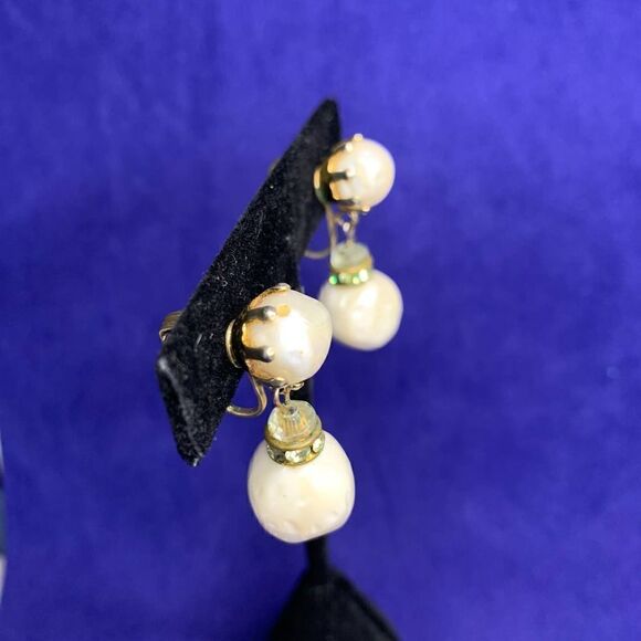 Unmarked Textured Faux Pearl Danglers, Vintage - Picture 2 of 7